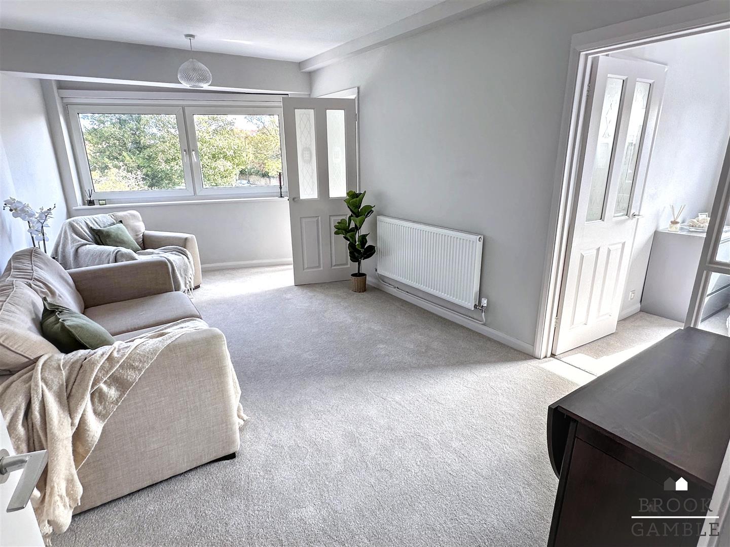 1 Bedroom Flat - Purpose Built. Buxton Road in Eastbourne,  2
